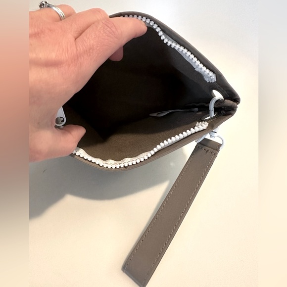 Living Proof Travel Toiletries Makeup Cosmetics Bag - Picture 5 of 11